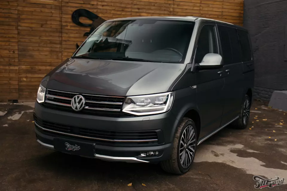 Оклеили Volkswagen Multivan в сочетание матового и глянцевого полиуретанов! Выполнили химчистку салона